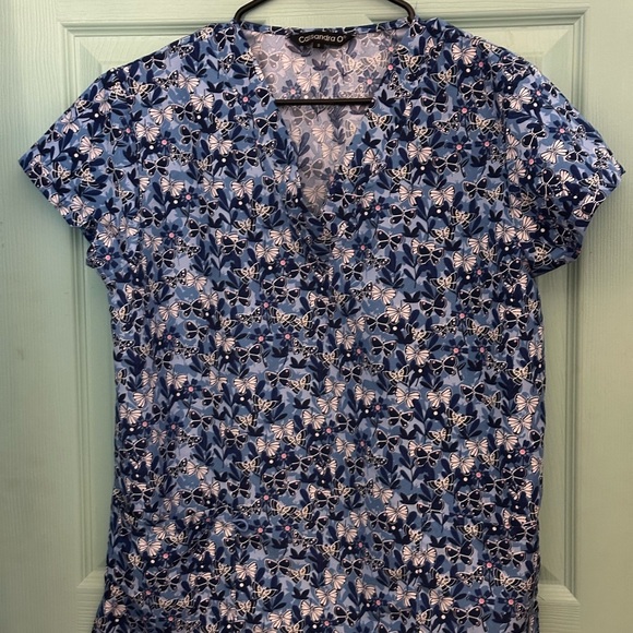 cassandra o Tops - Blue butterfly print scub t-shirt